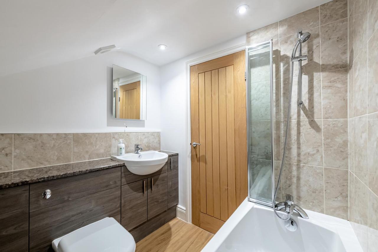 Modern & Spacious 2 Bedroom Maisonette Bath Ngoại thất bức ảnh
